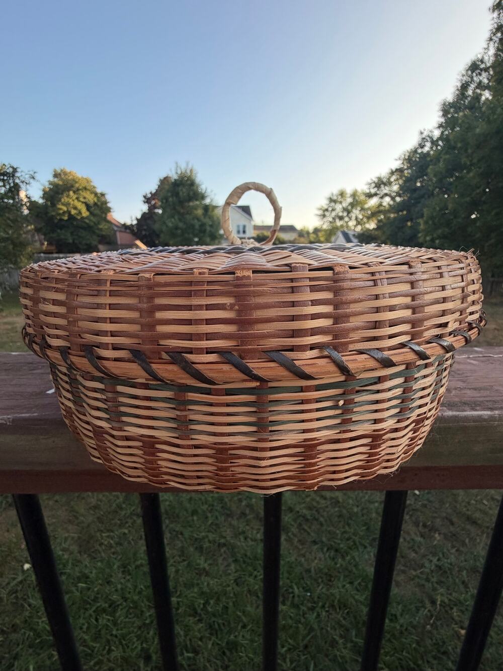 VTG Native American Style Woven Basket Lidded Handwoven Wood Splint Sewing 10"
